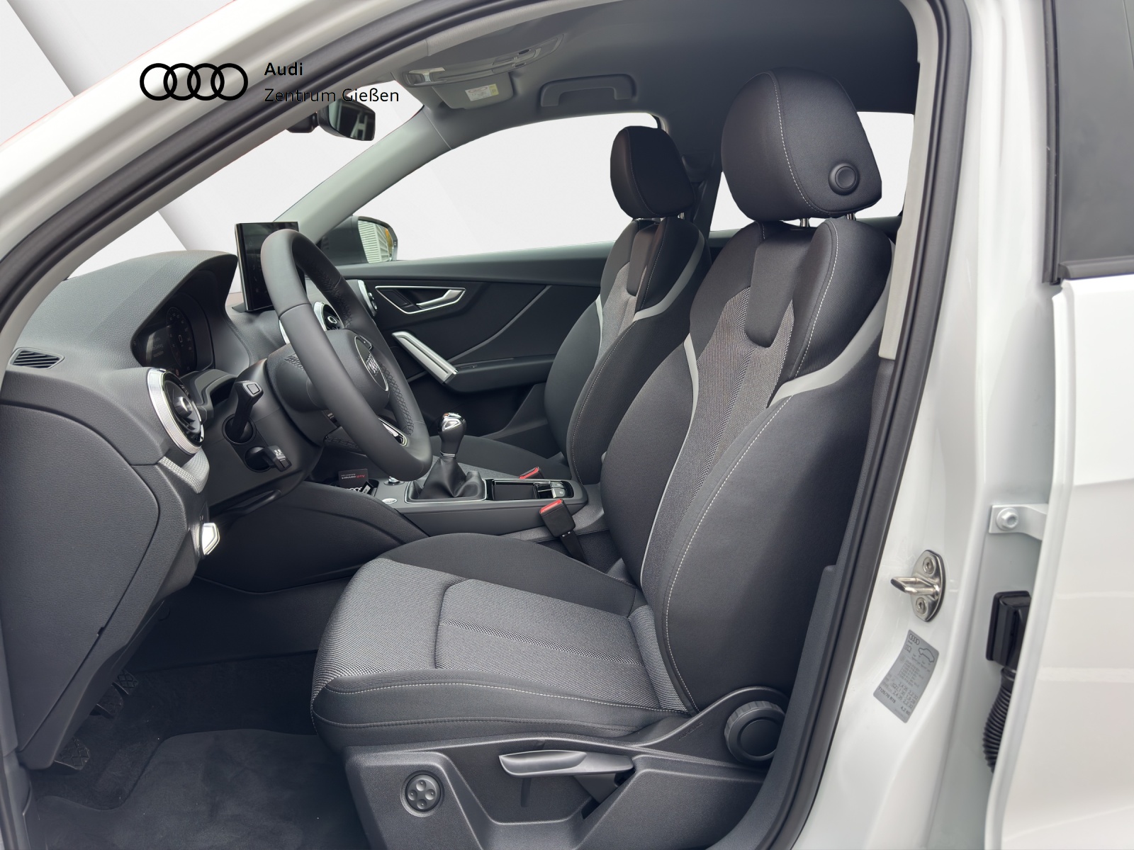 Q2 30 TFSI Sytlepaket Assistenzpaket smartphone interface