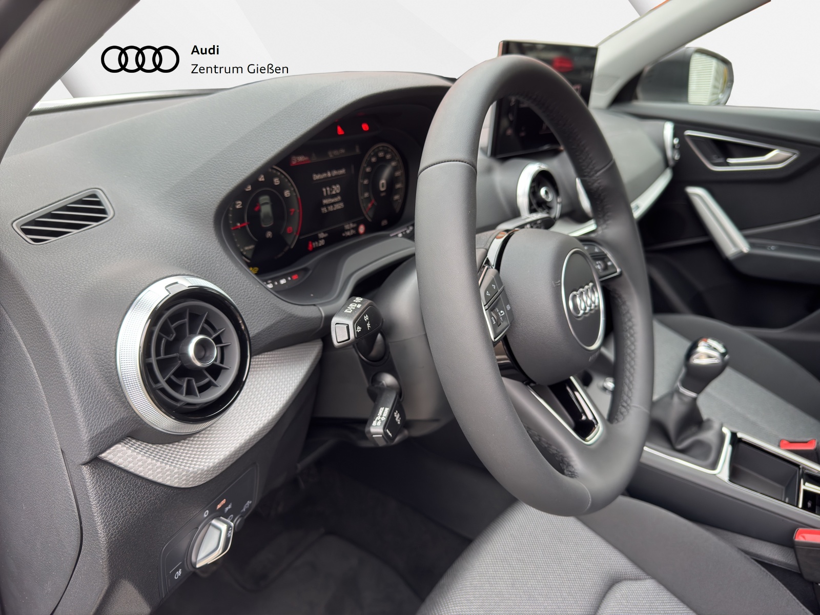 Q2 30 TFSI Sytlepaket Assistenzpaket smartphone interface