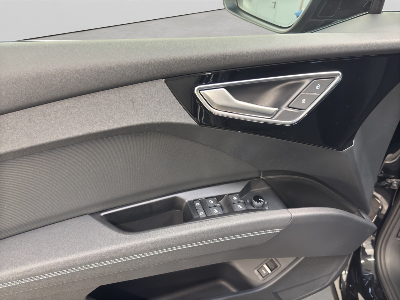 Q4 e-tron 40 S line LED Navi Assistenzpaket