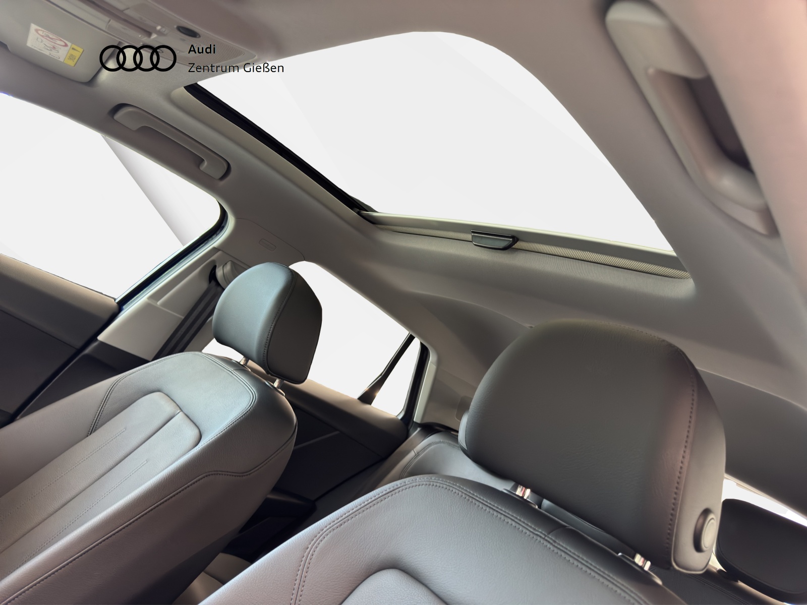 Q2 40 TFSI quattro S line PANO SONOS LED