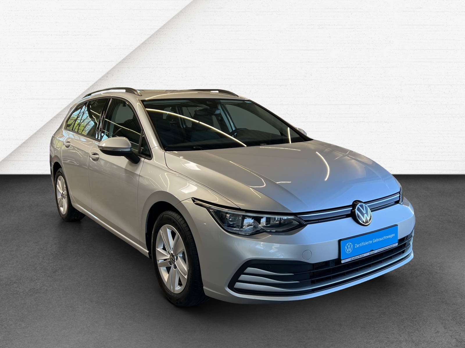Golf VIII Variant 1.5 eTSI DSG Life LED-Plus TravelAssist Standheizung AHK