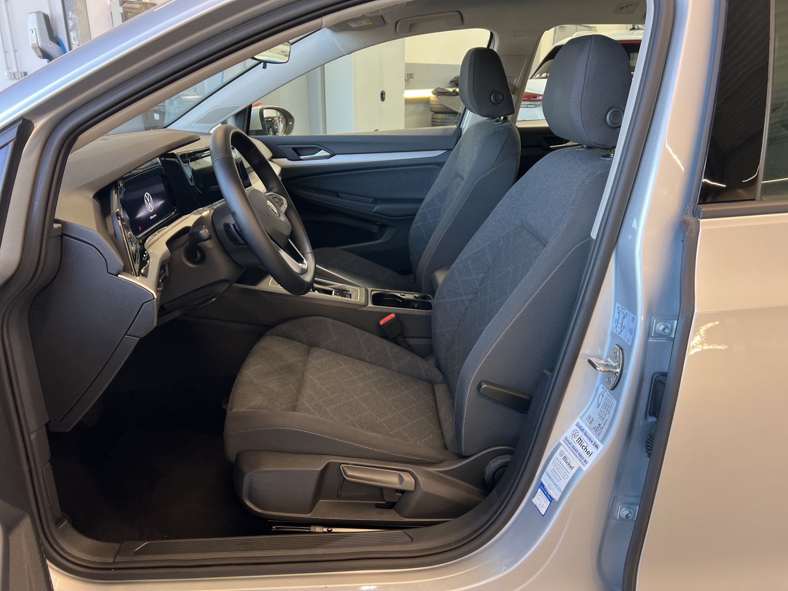 Golf VIII Variant 1.5 eTSI DSG Life LED-Plus TravelAssist Standheizung AHK