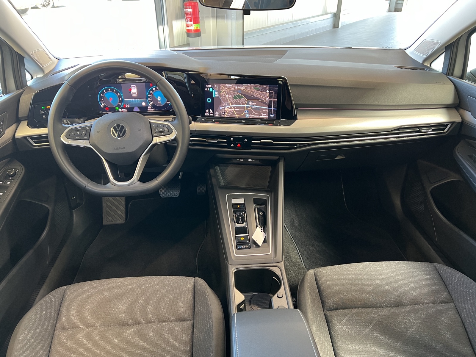 Golf VIII Variant 1.5 eTSI DSG Life LED-Plus TravelAssist Standheizung AHK