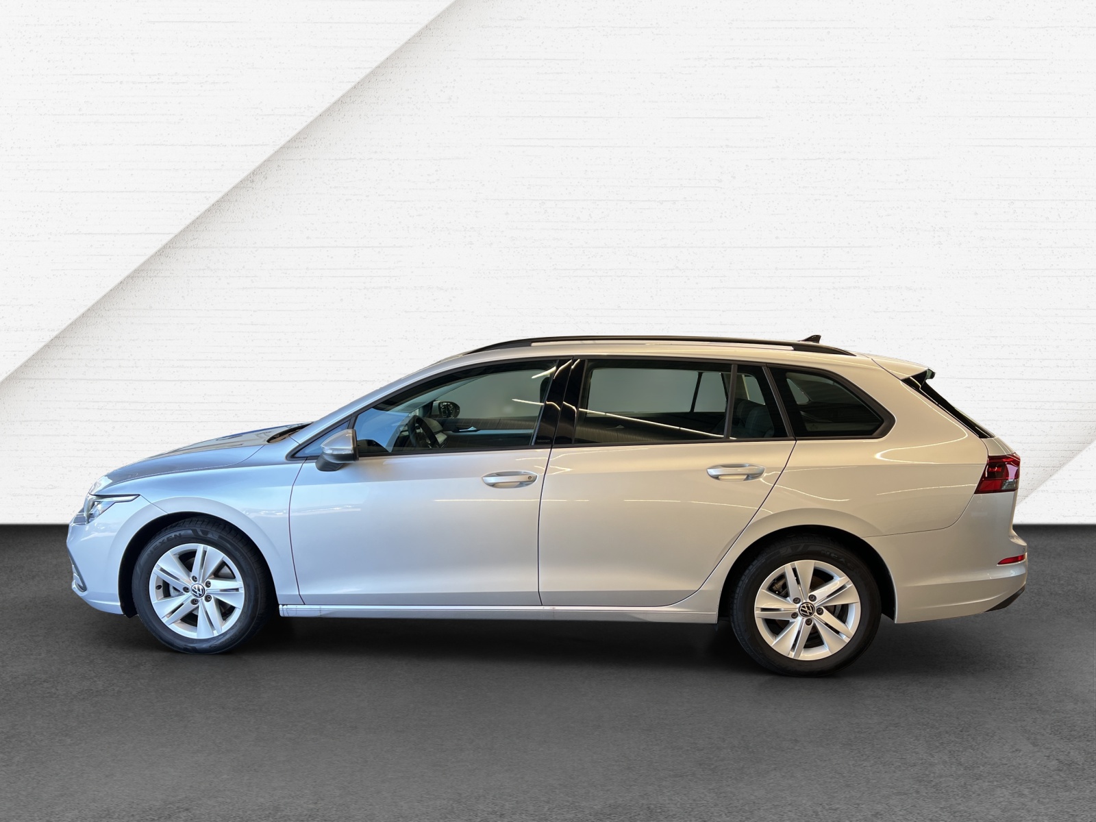 Golf VIII Variant 1.5 eTSI DSG Life LED-Plus TravelAssist Standheizung AHK