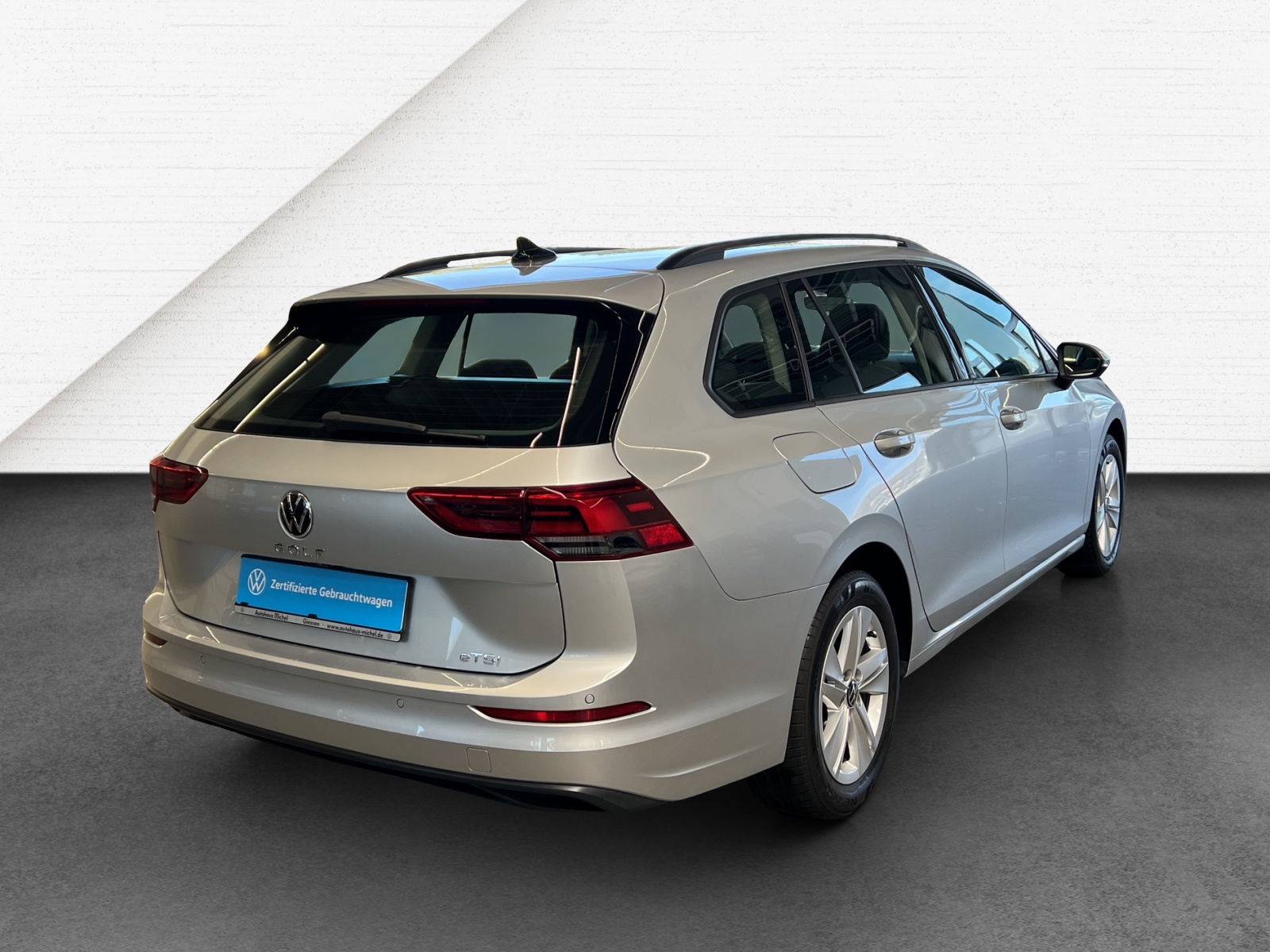 Golf VIII Variant 1.5 eTSI DSG Life LED-Plus TravelAssist Standheizung AHK