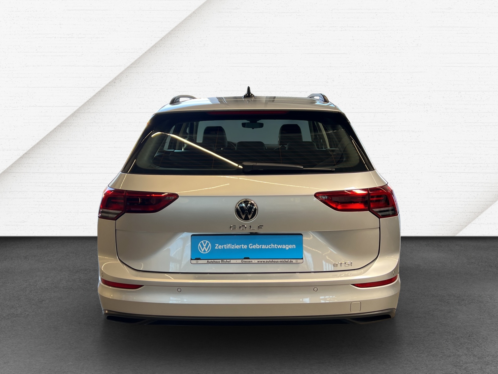 Golf VIII Variant 1.5 eTSI DSG Life LED-Plus TravelAssist Standheizung AHK