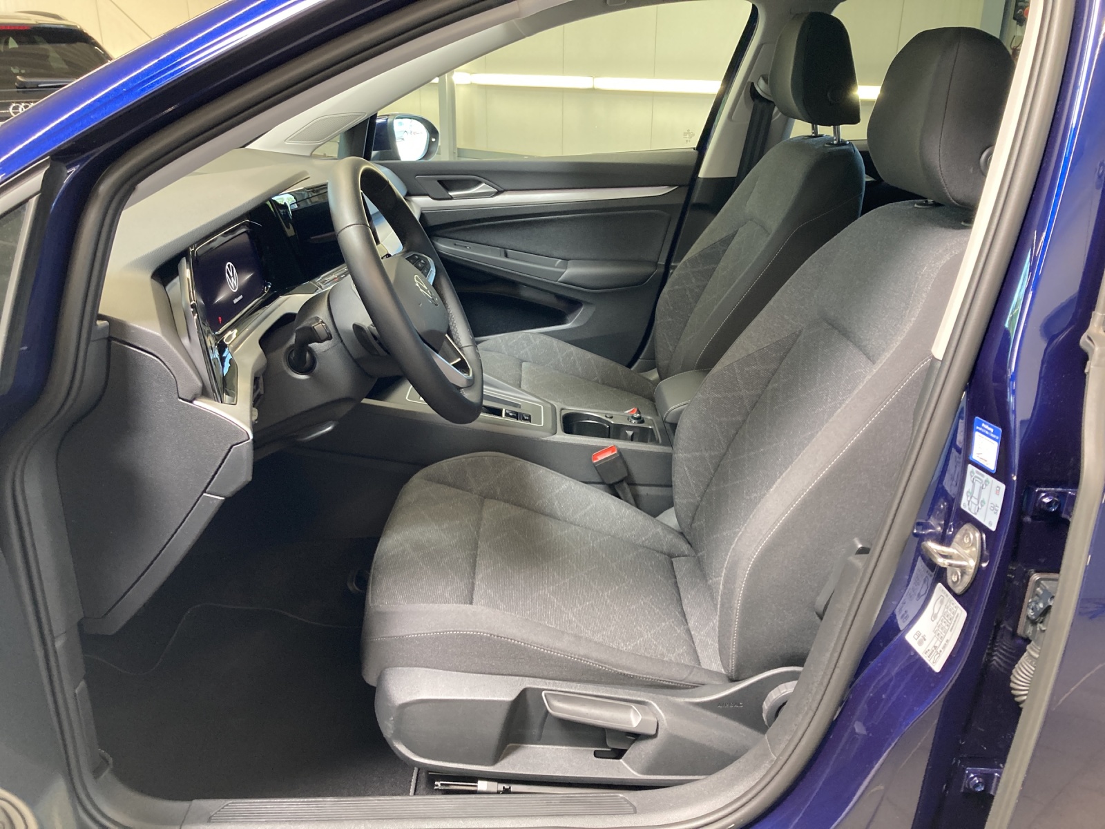 Golf VIII 2.0 TDI DSG Life LED TravelAssist Navi Rückkamera