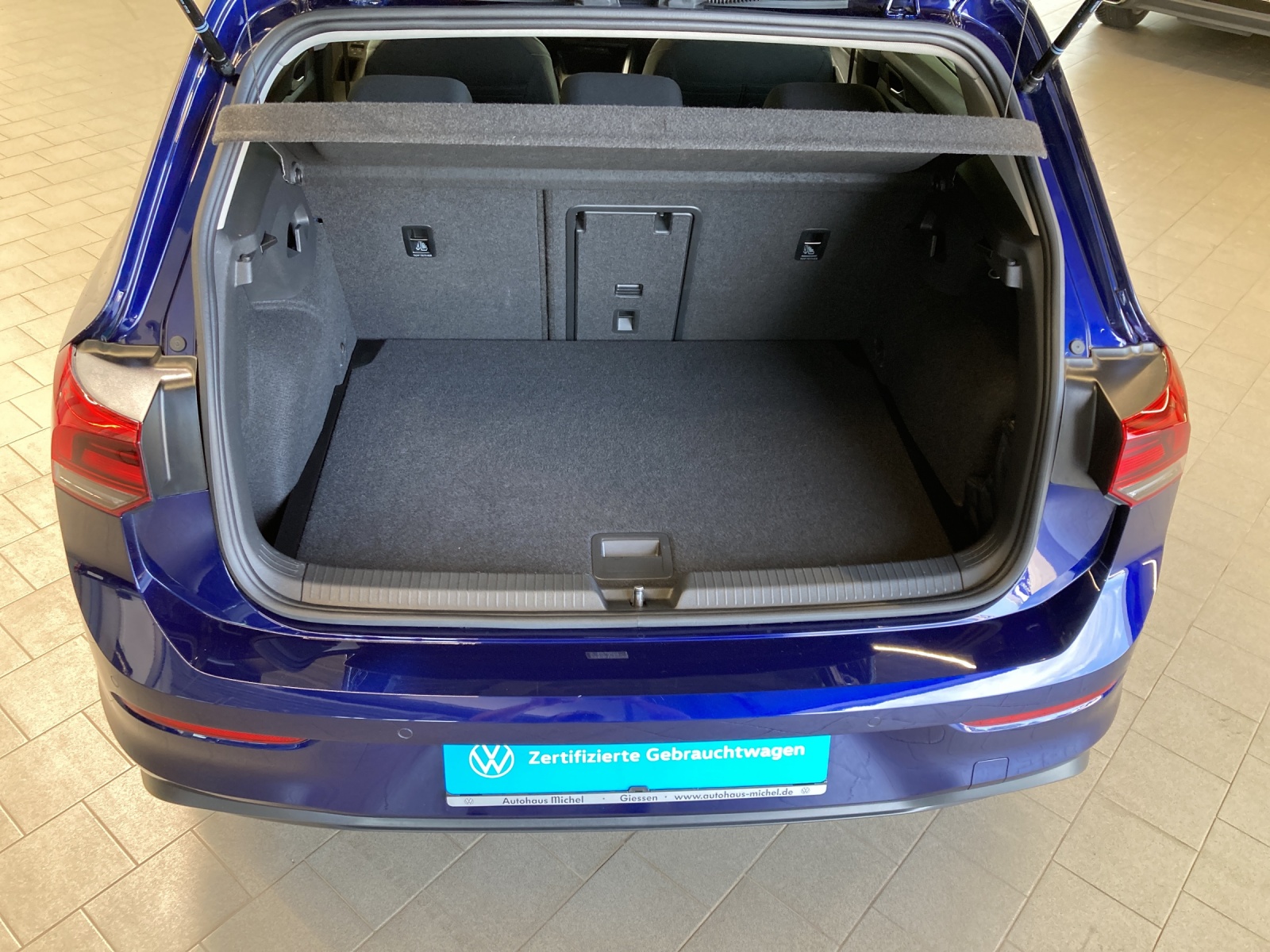 Golf VIII 2.0 TDI DSG Life LED TravelAssist Navi Rückkamera