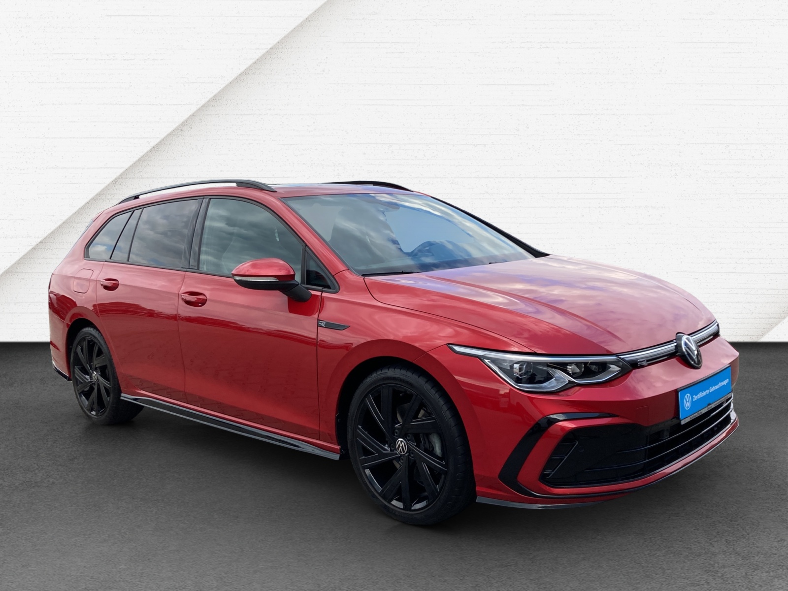 Golf VIII Variant 2.0 TSI DSG R-Line Panodach Navi AHK Alu-18Zoll
