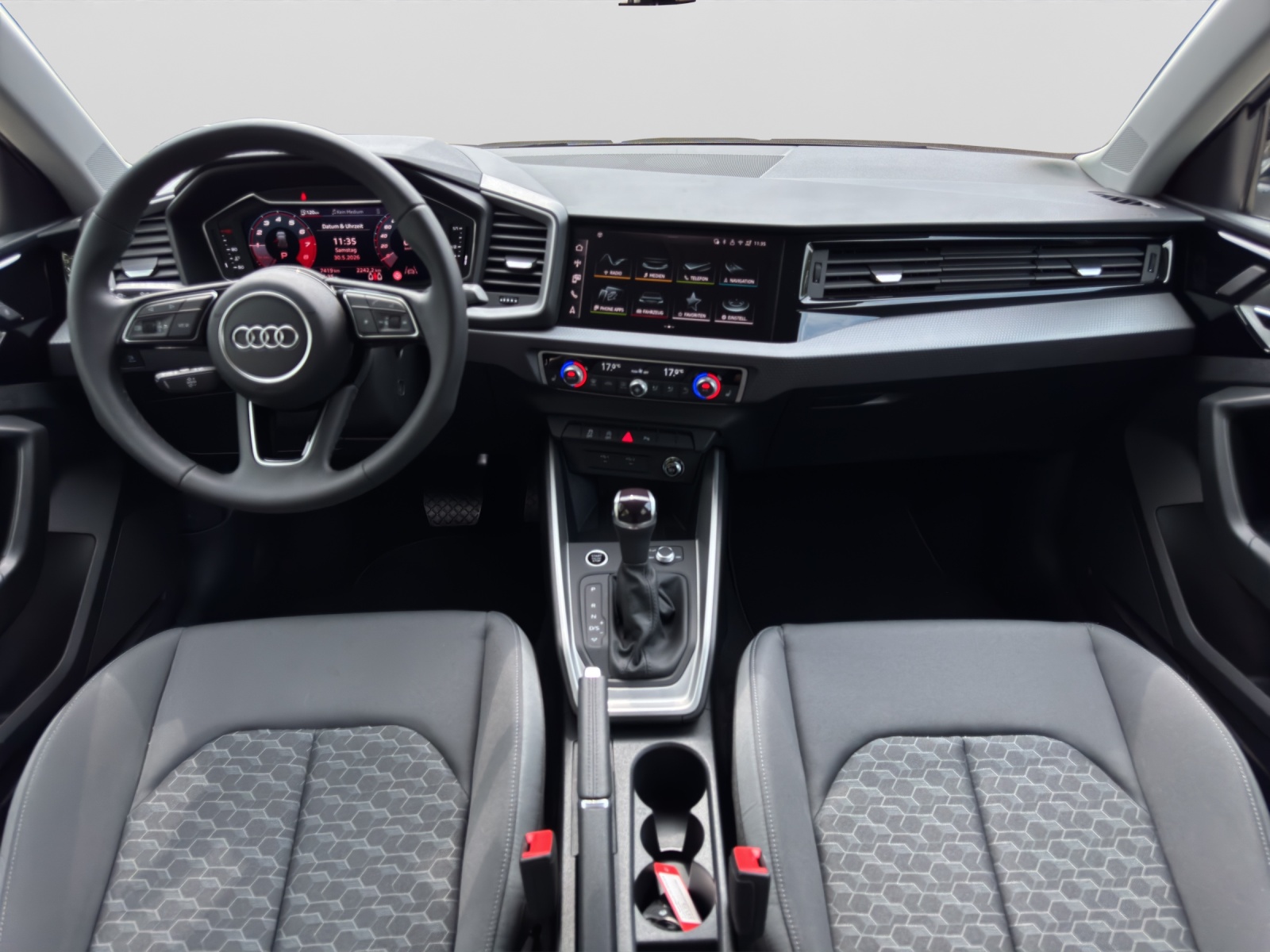 A1 Sportback 25 TFSI S-tronic S line Black LED Kamera smartphone interface