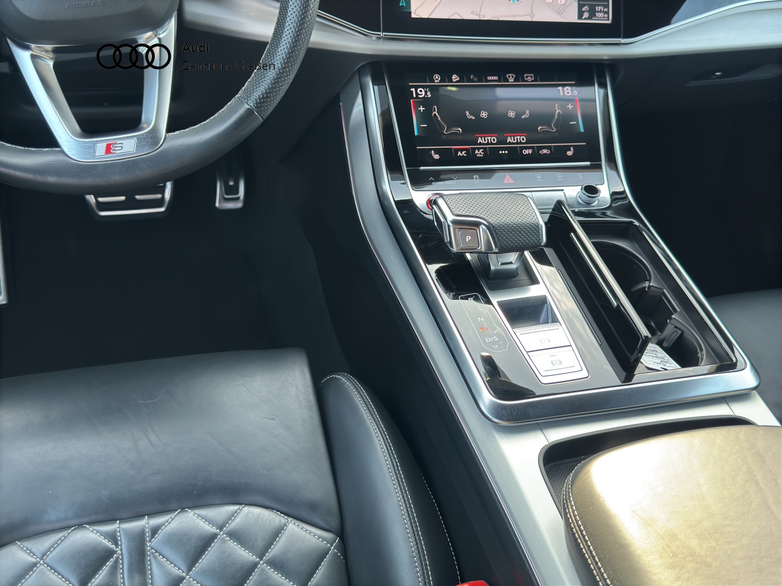 SQ8 4.0 TFSI quattro Black MATRIX HuD Standheizung