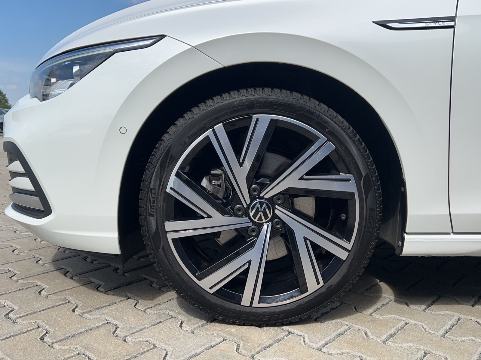 Golf 8 TSI DSG Style TravelAssist Ergo Alu-18Zoll