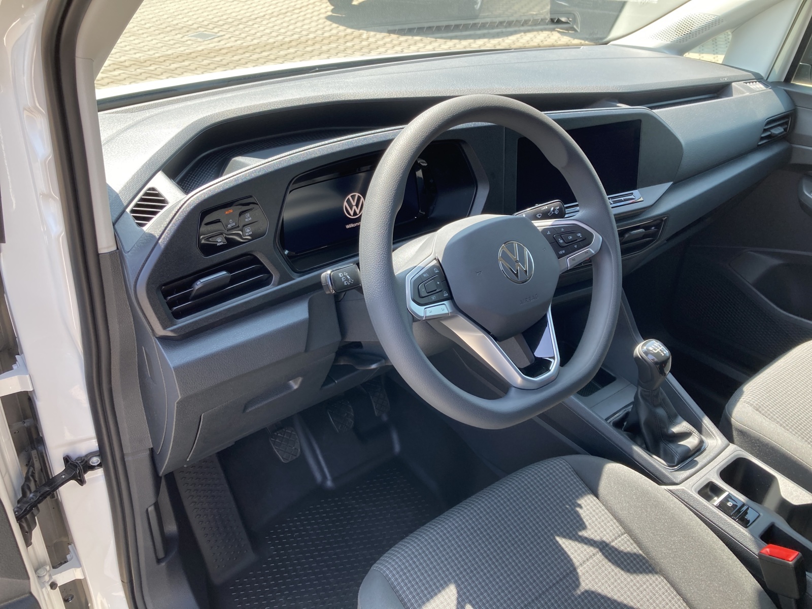 Caddy Cargo 2,0 TDI Klima AHK PDC APP Connect