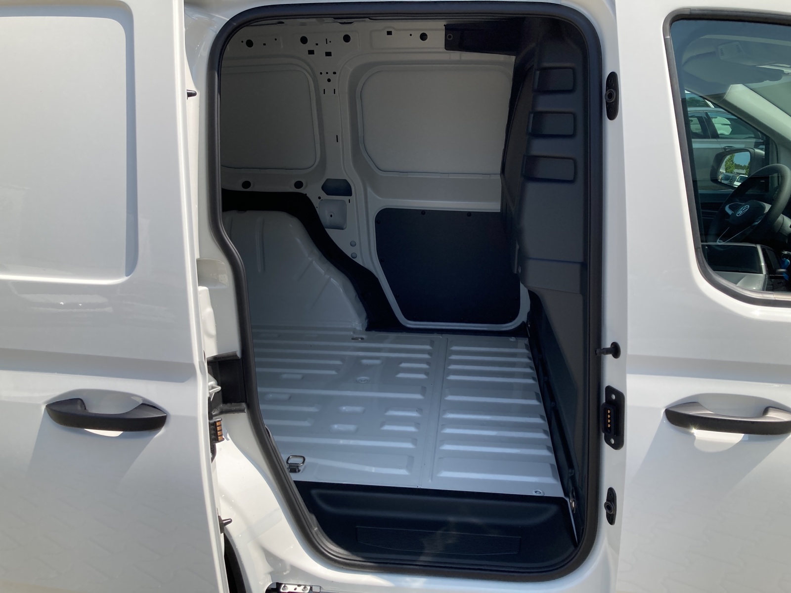 Caddy Cargo 2,0 TDI Klima AHK PDC APP Connect