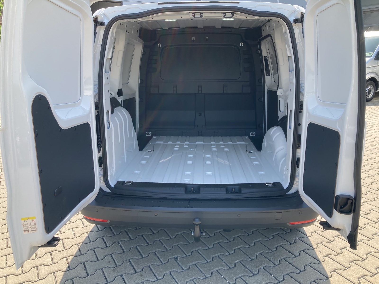 Caddy Cargo 2,0 TDI Klima AHK PDC APP Connect