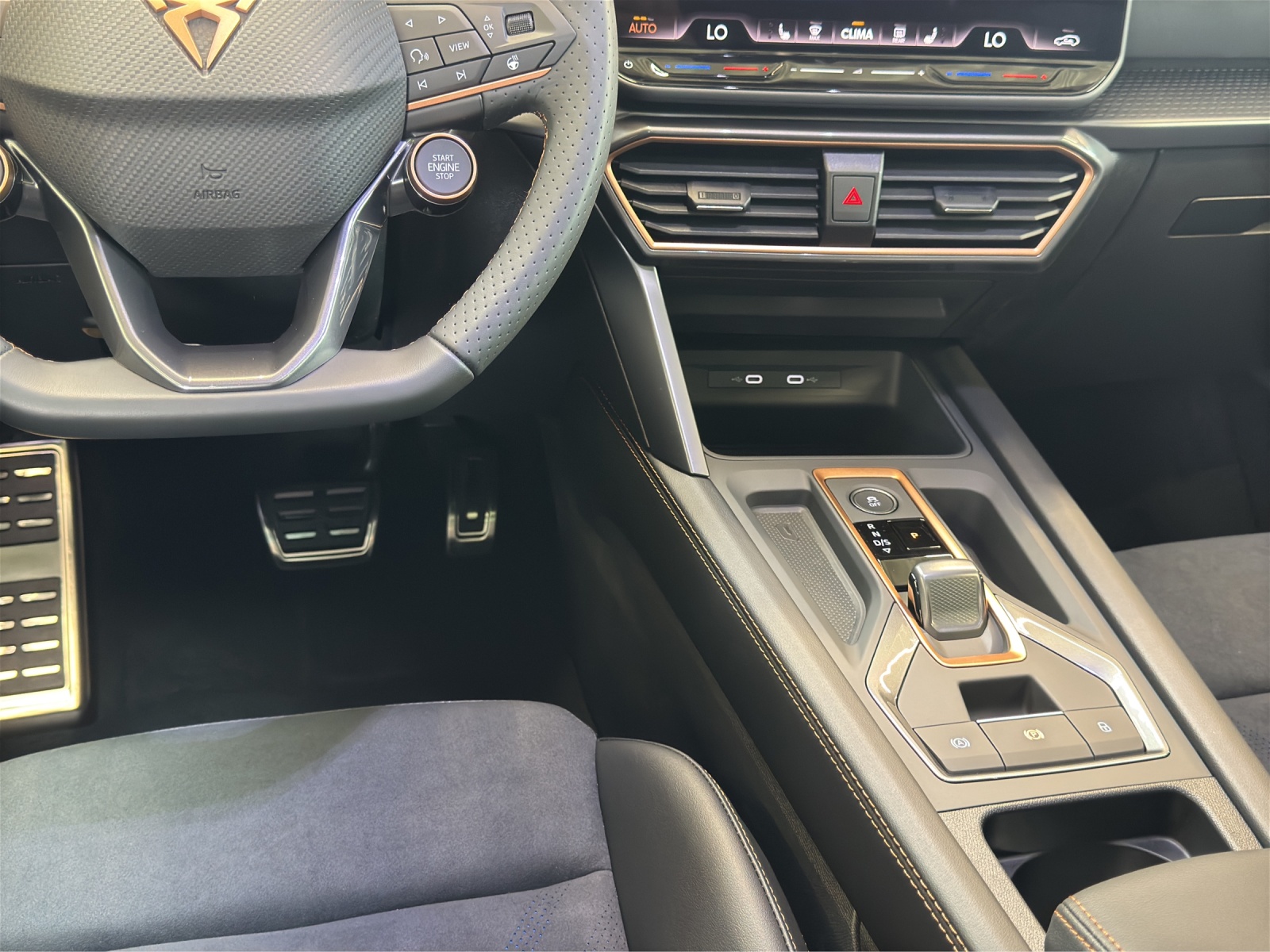 Formentor 2.0 TSI 4Drive DSG VZ AHK Pano Matrix-LED Navi