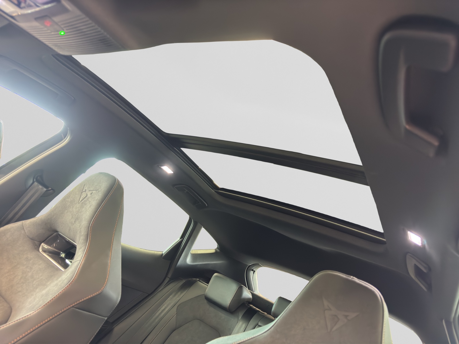 Formentor 2.0 TSI 4Drive DSG VZ AHK Pano Matrix-LED Navi