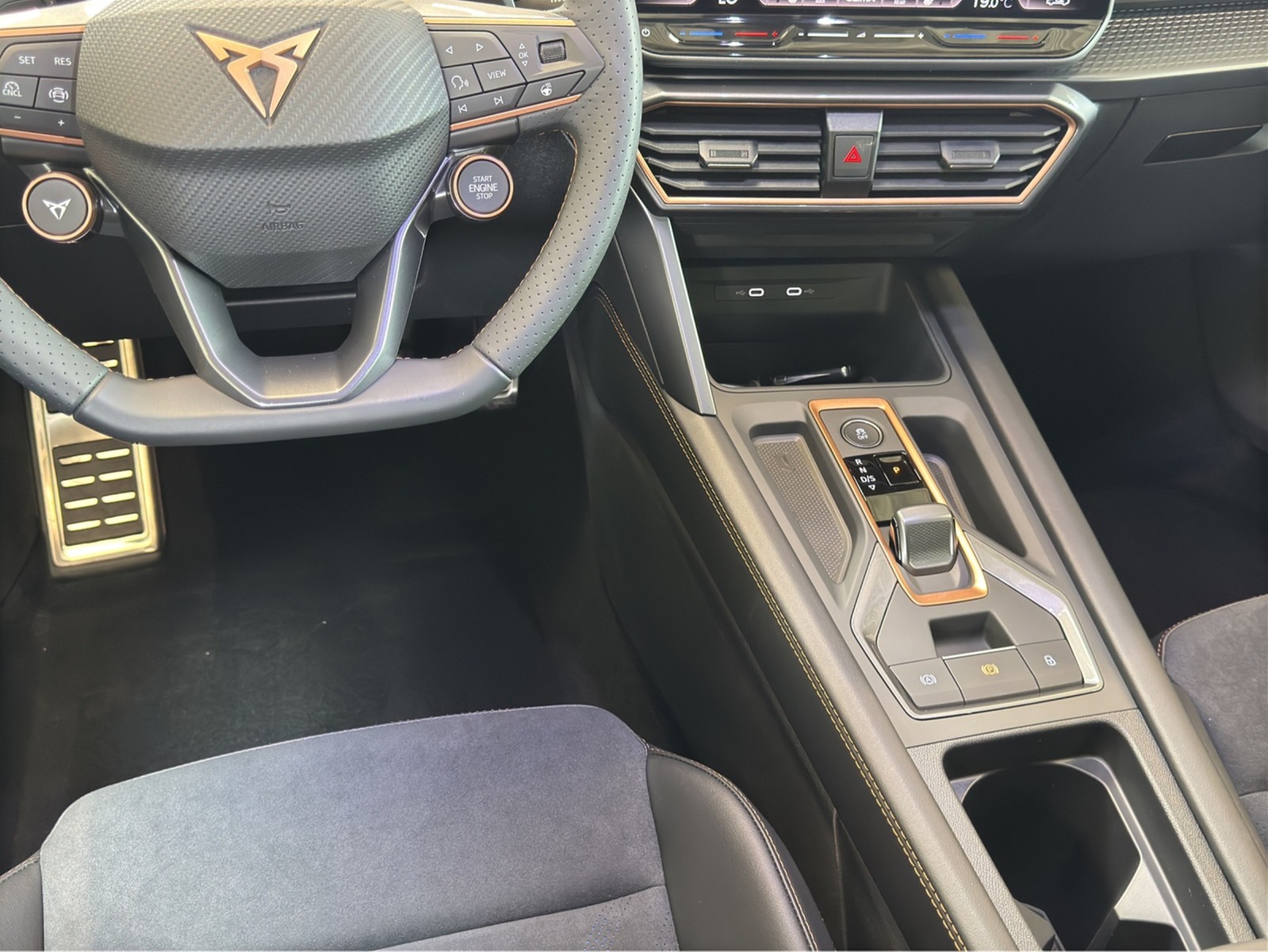 Formentor 2.0 TSI 4Drive DSG VZ AHK Pano Matrix-LED