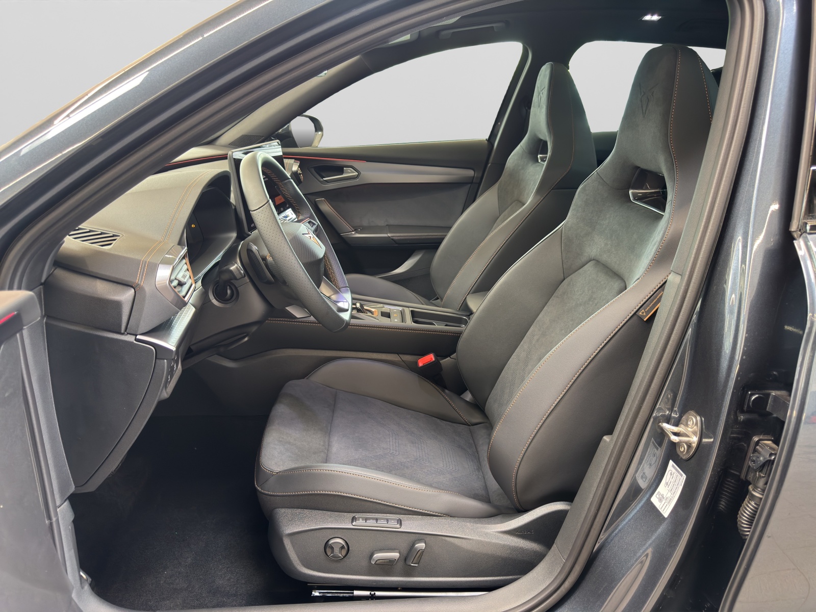 Formentor 2.0 TSI 4Drive DSG VZ AHK Pano Matrix-LED