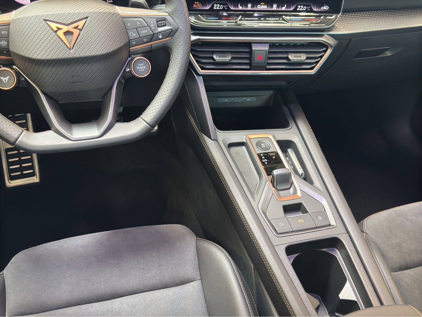 Formentor 2.0 TSI 4Drive DSG VZ AHK Pano Matrix-LED Navi