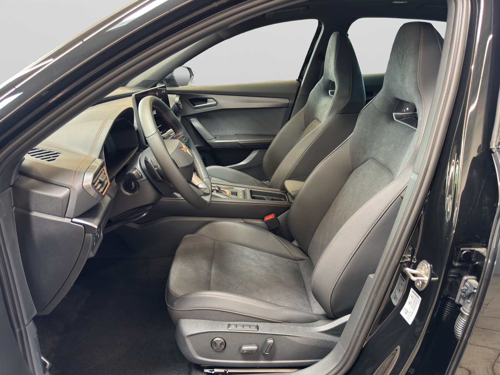 Formentor 2.0 TSI 4Drive DSG VZ AHK Pano Matrix-LED Navi