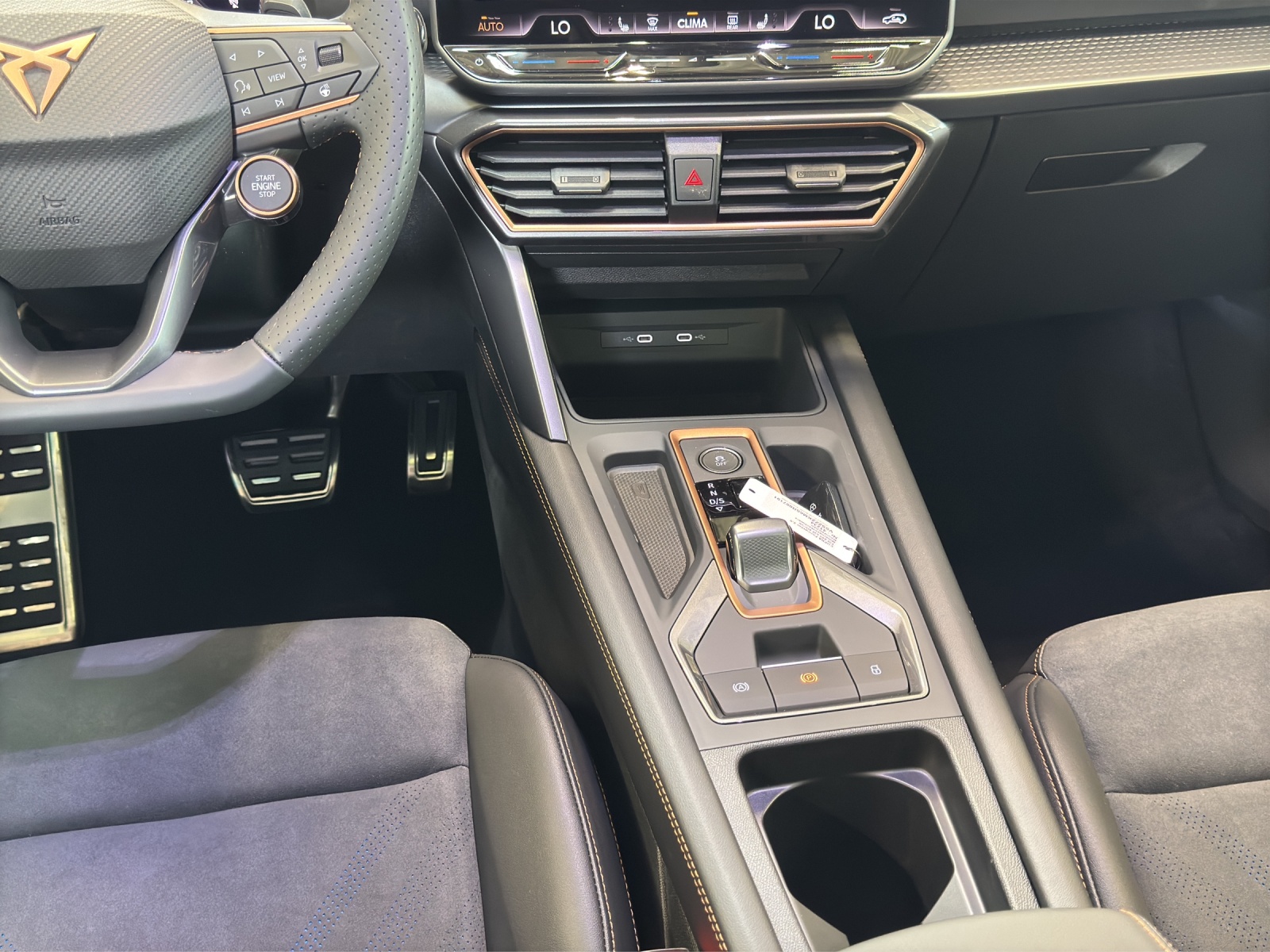 Formentor 2.0 TSI 4Drive DSG VZ AHK Pano Matrix-LED Navi