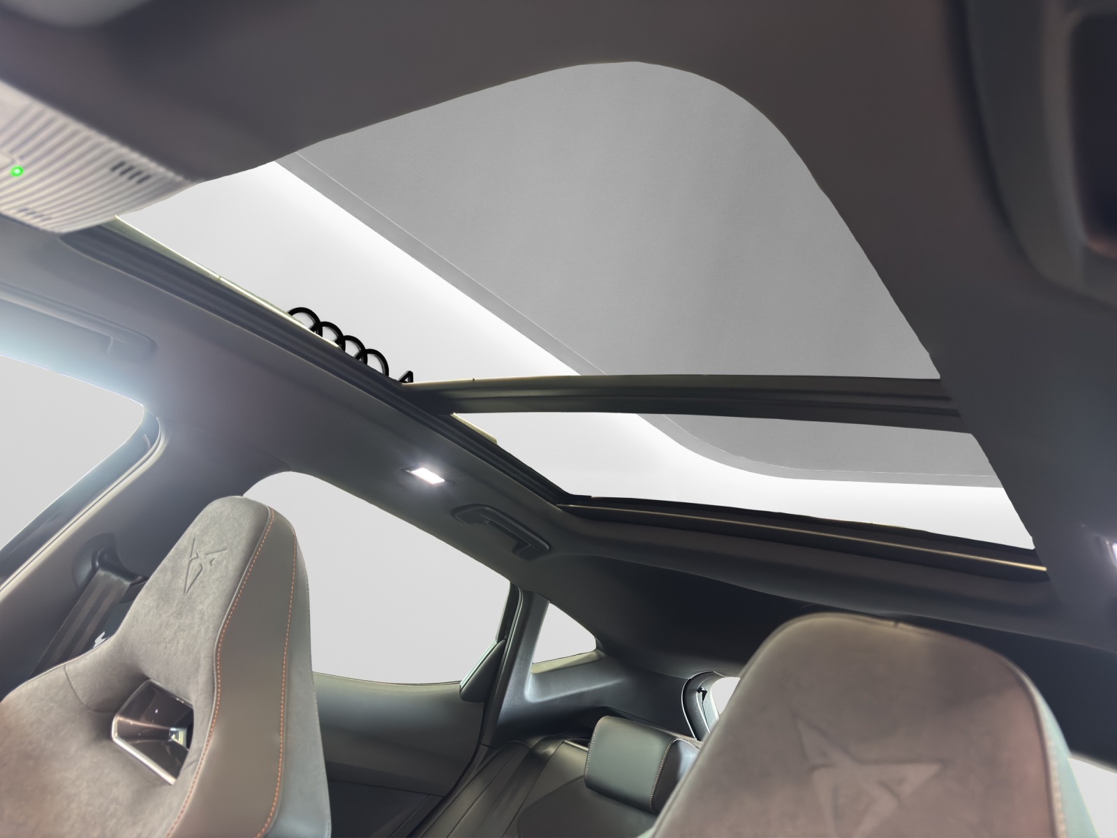 Formentor 2.0 TSI 4Drive DSG VZ AHK Pano Matrix-LED Navi