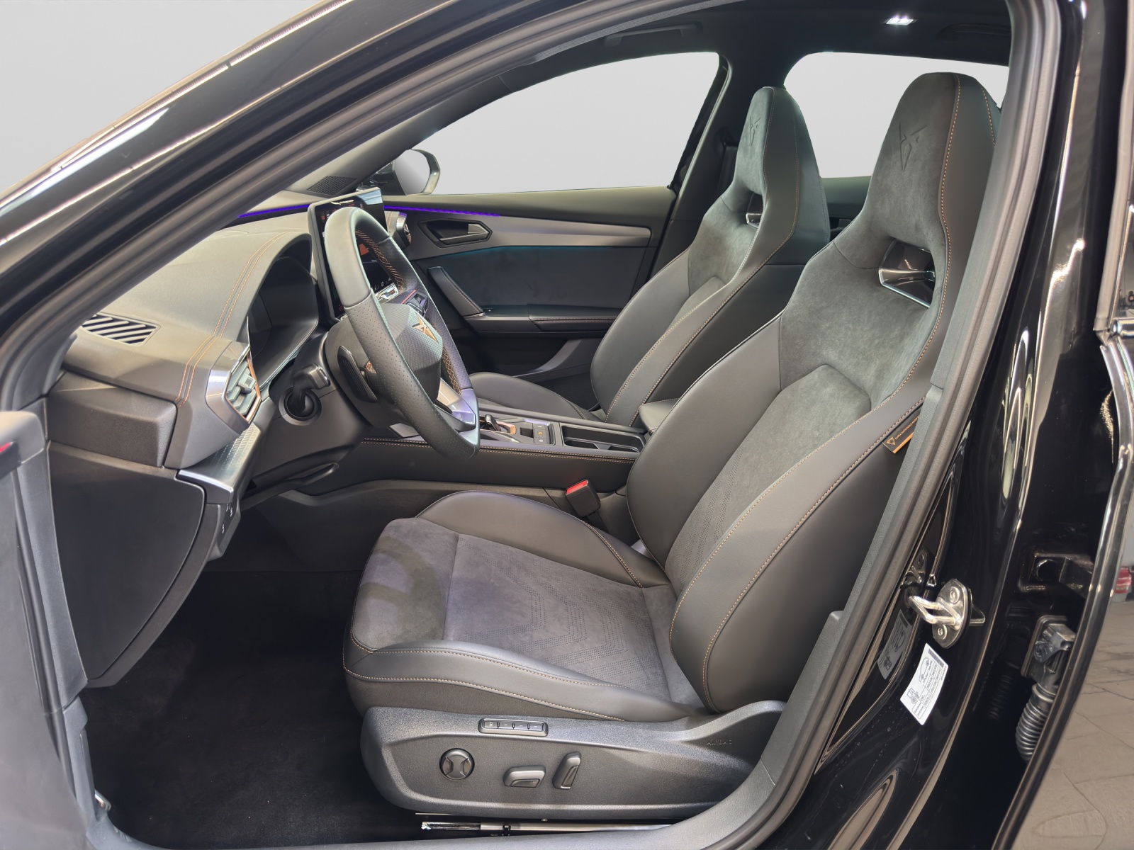 Formentor 2.0 TSI 4Drive DSG VZ AHK Pano Matrix-LED Navi