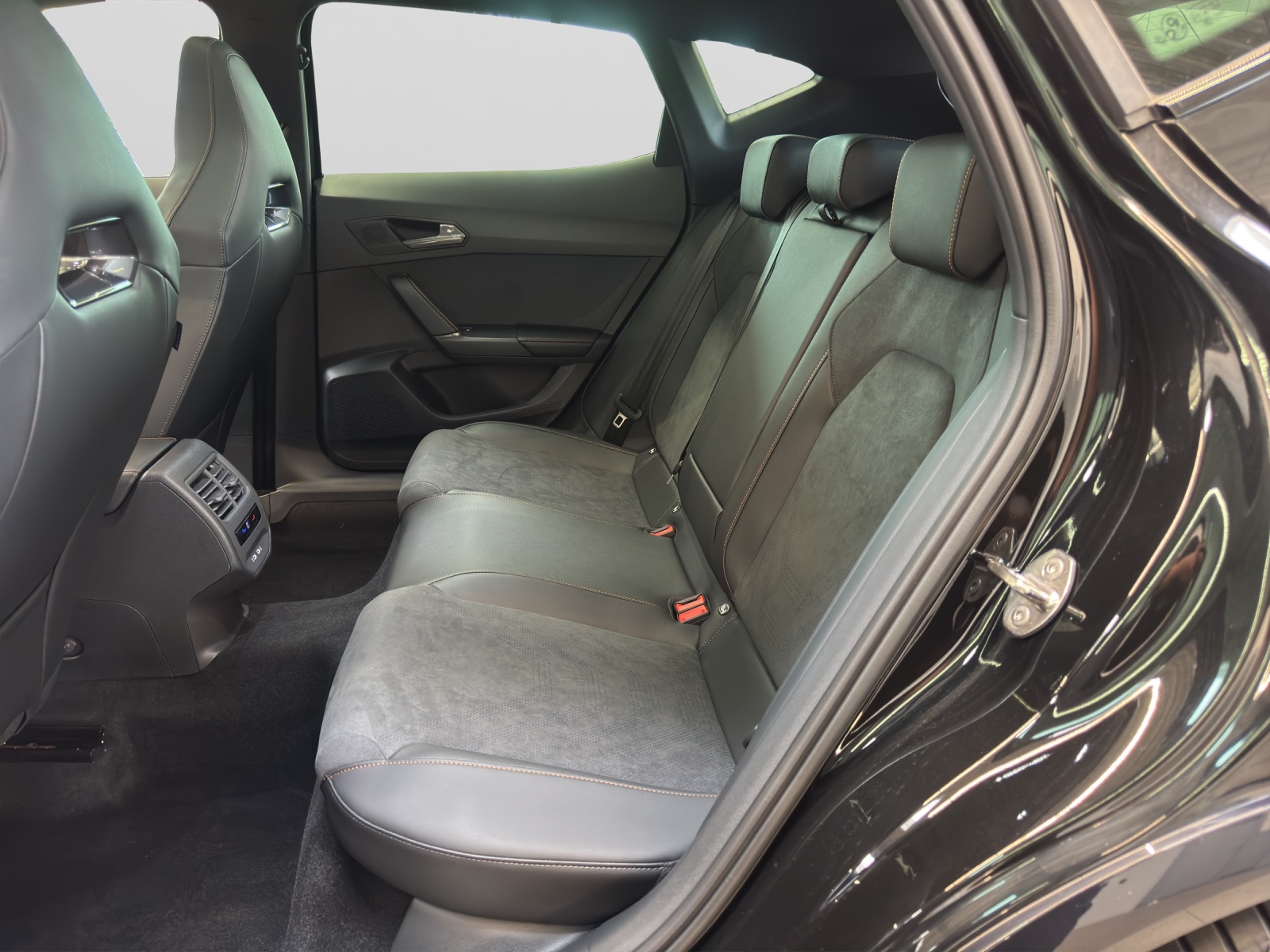 Formentor 2.0 TSI 4Drive DSG VZ AHK Pano Matrix-LED Navi