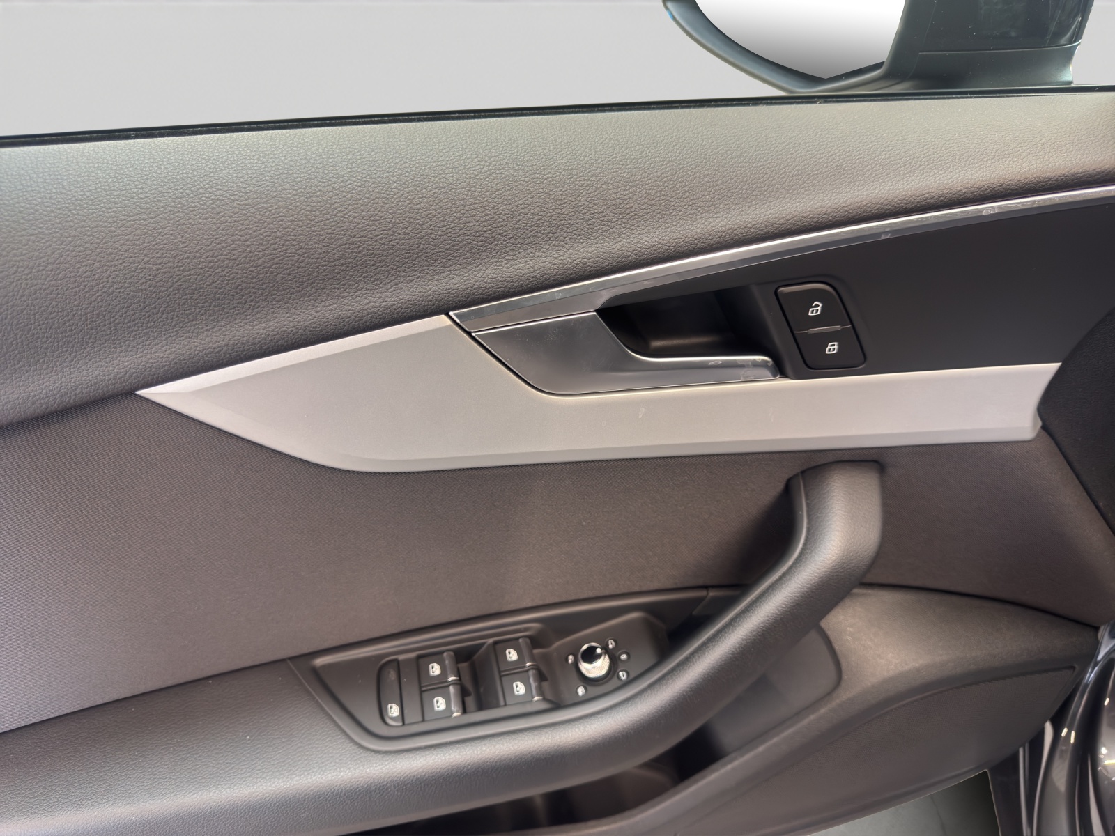 A4 Avant 40 TFSI quattro basis LED Navi Kamera