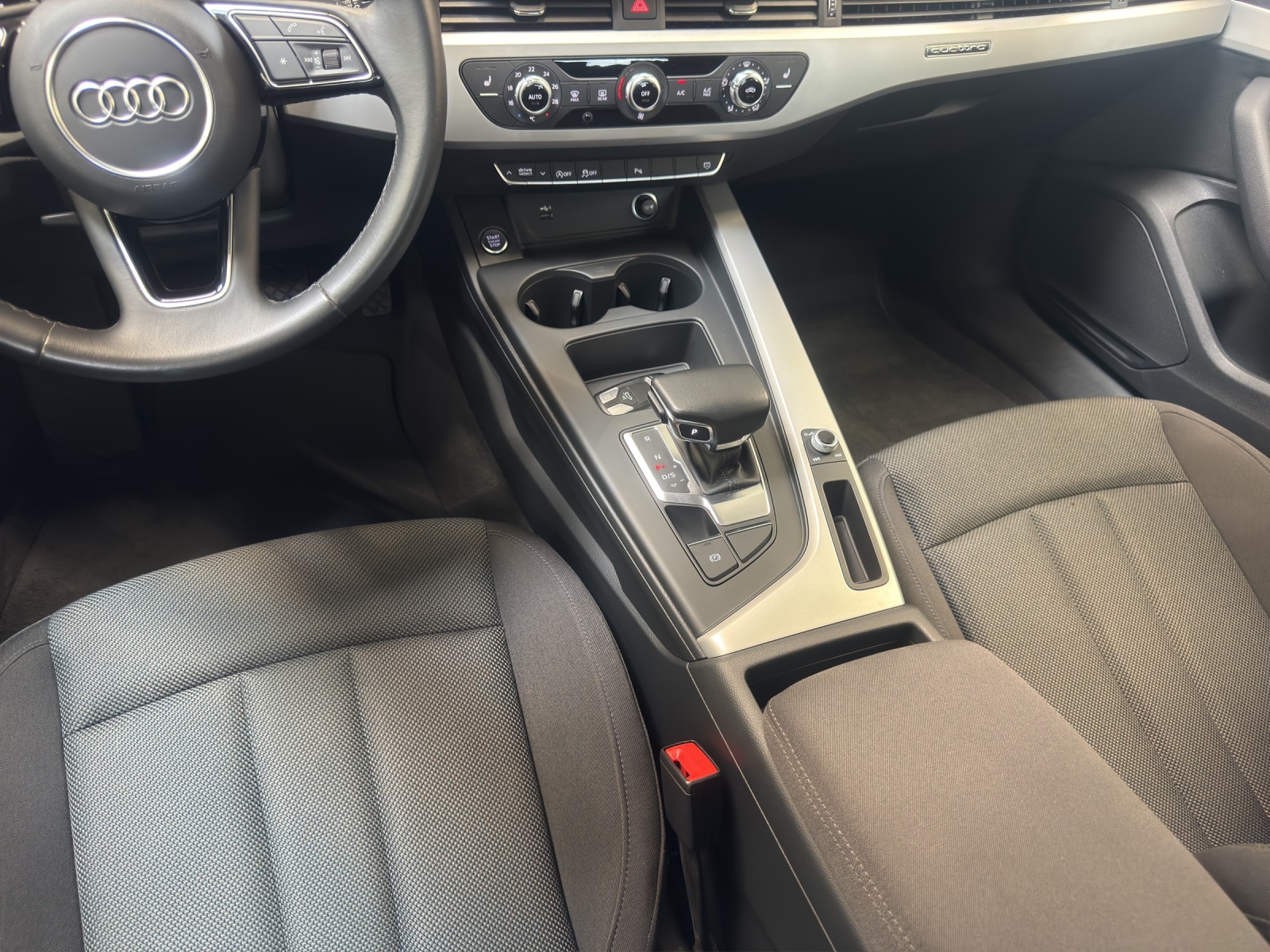 A4 Avant 40 TFSI quattro basis LED Navi Kamera