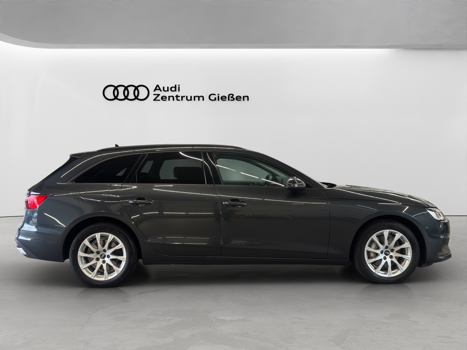 A4 Avant 40 TFSI quattro basis LED Navi Kamera