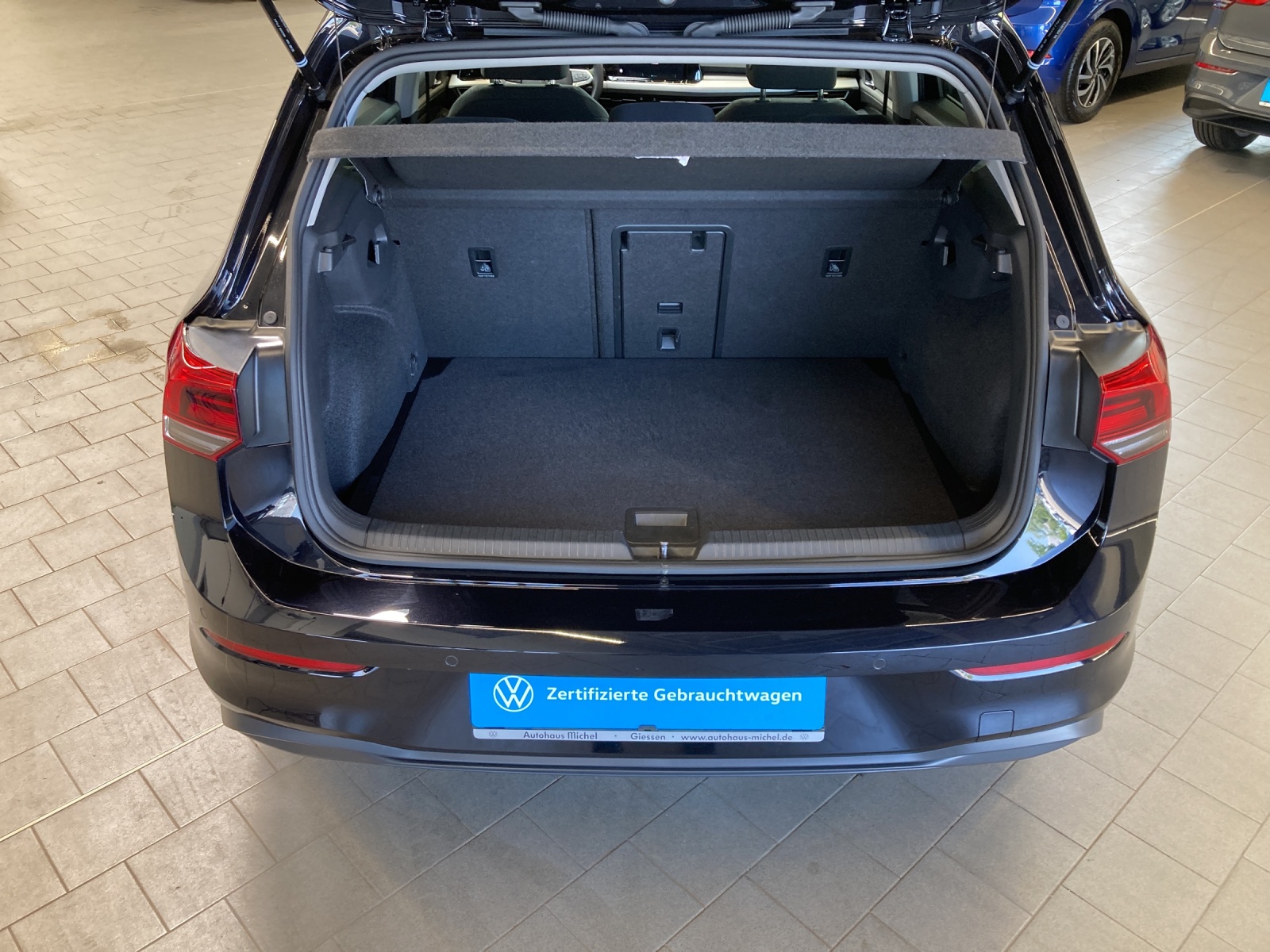 Golf VIII 1.5 eTSI DSG Life LED TravelAssist Navi Sitzheizung
