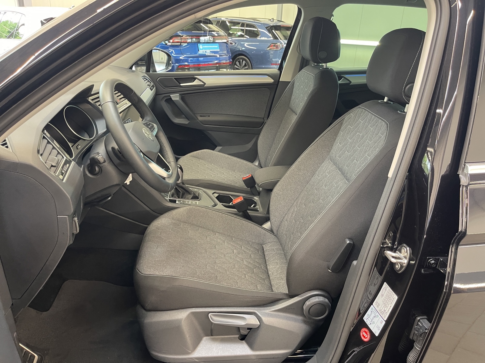 Tiguan 2.0 TDI DSG Move LED TravelAssist Navi Rückkamera