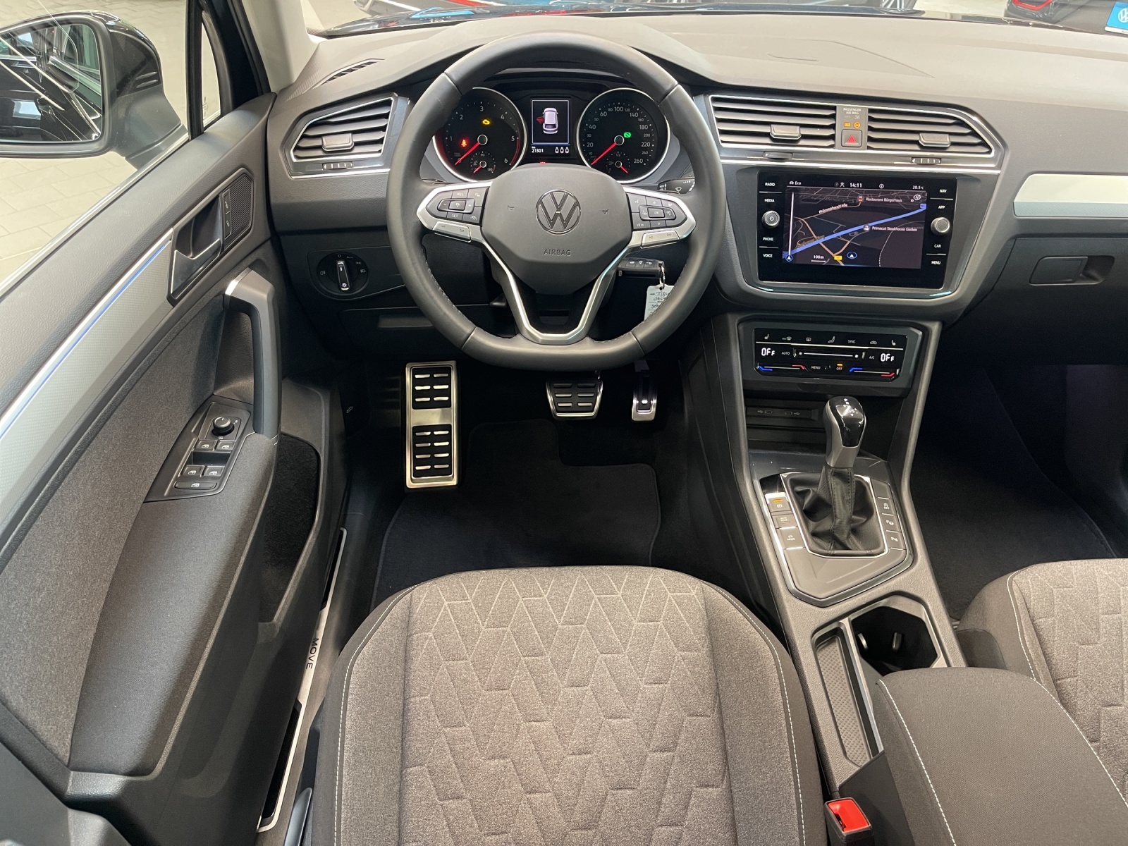 Tiguan 2.0 TDI DSG Move LED TravelAssist Navi Rückkamera