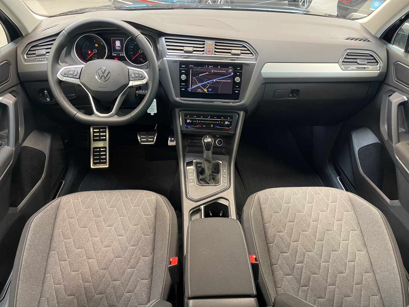 Tiguan 2.0 TDI DSG Move LED TravelAssist Navi Rückkamera