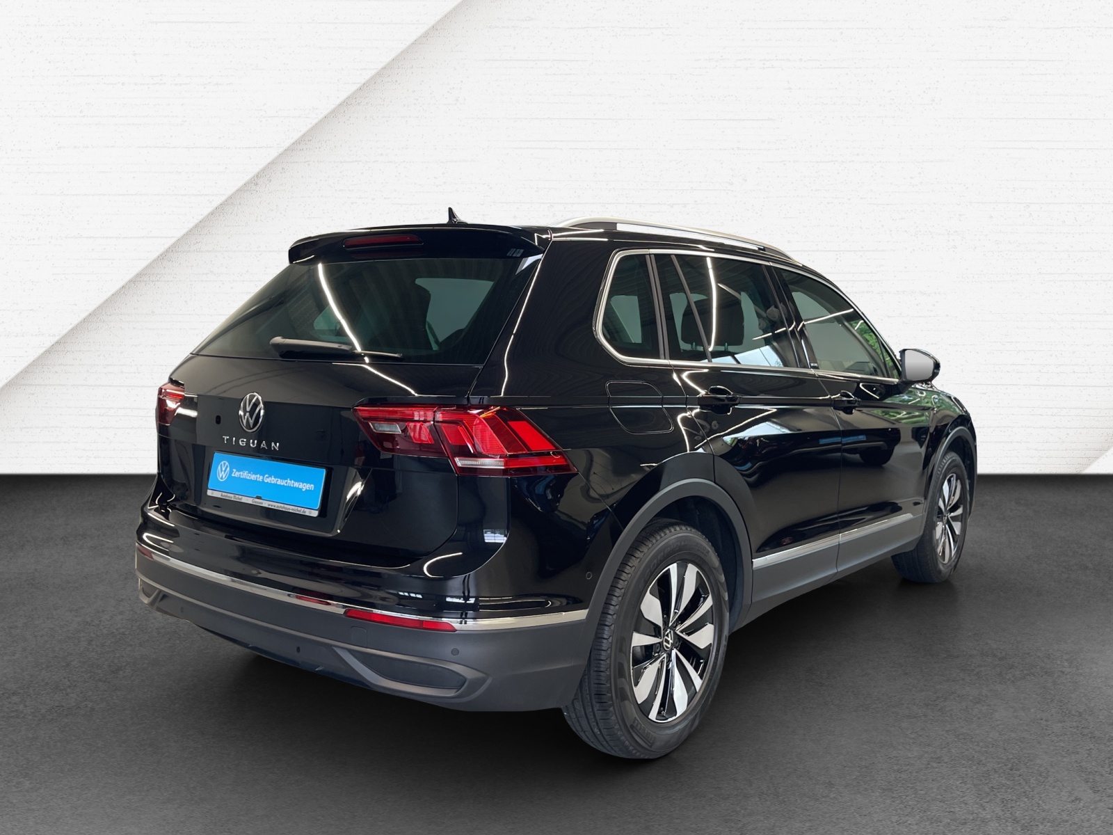 Tiguan 2.0 TDI DSG Move LED TravelAssist Navi Rückkamera