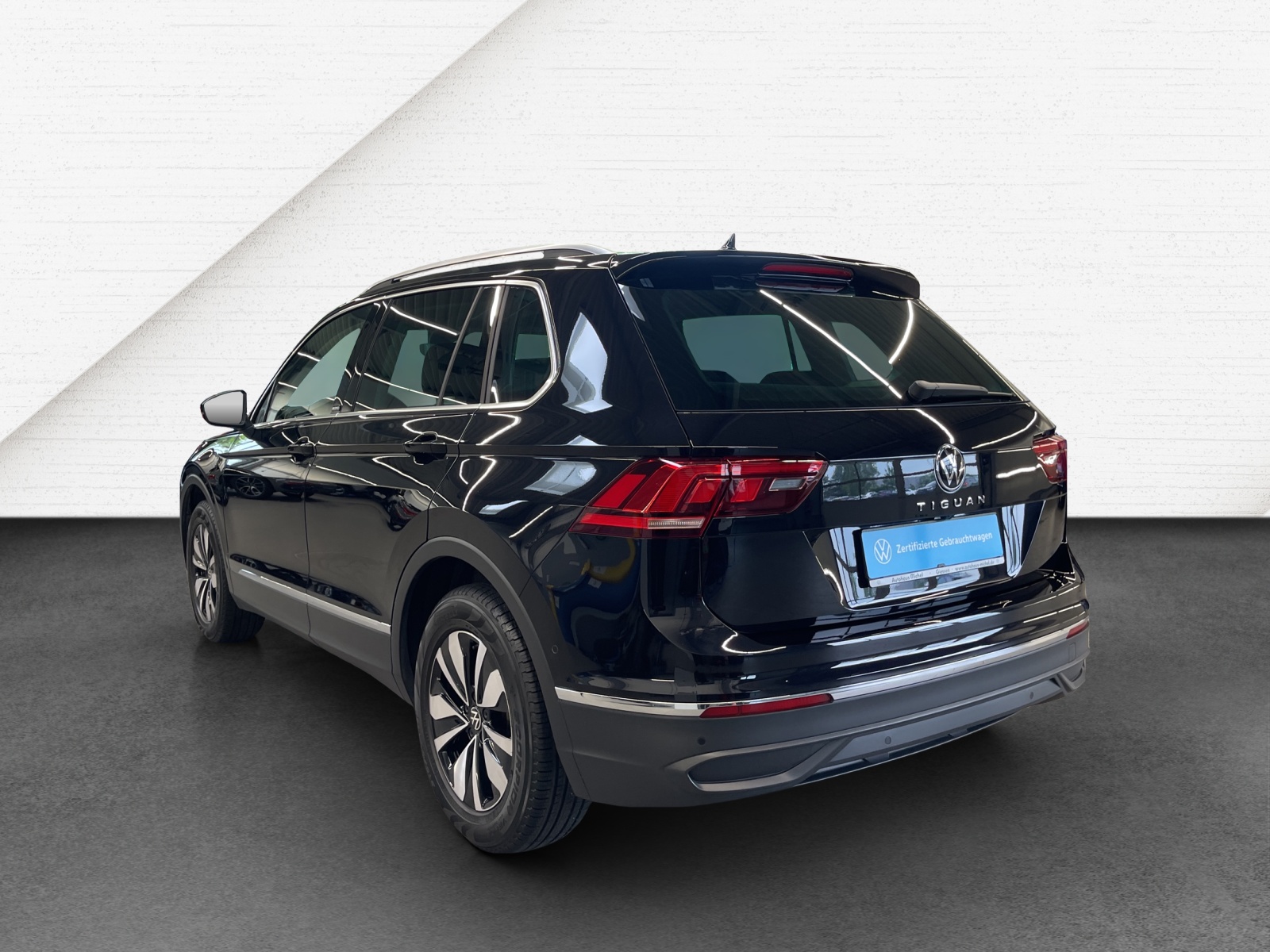Tiguan 2.0 TDI DSG Move LED TravelAssist Navi Rückkamera