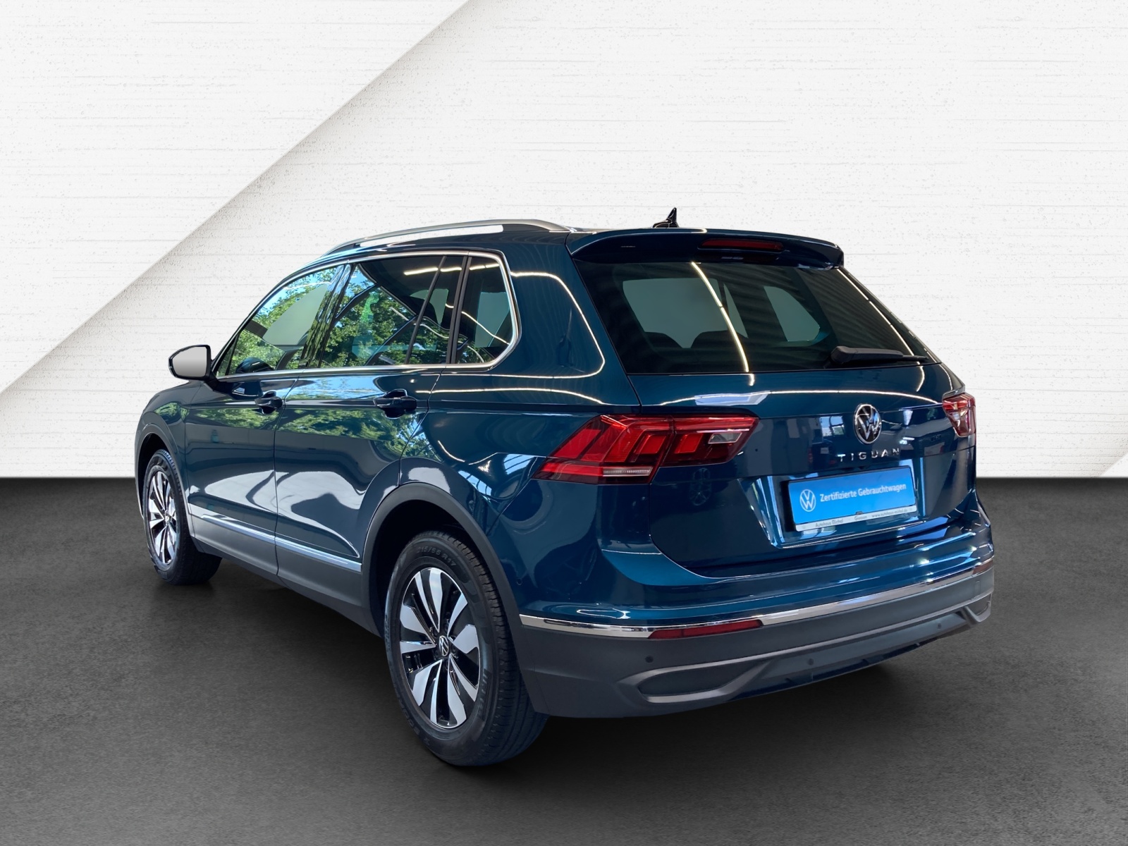 Tiguan 2.0 TDI DSG Move LED TravelAssist Navi AHK