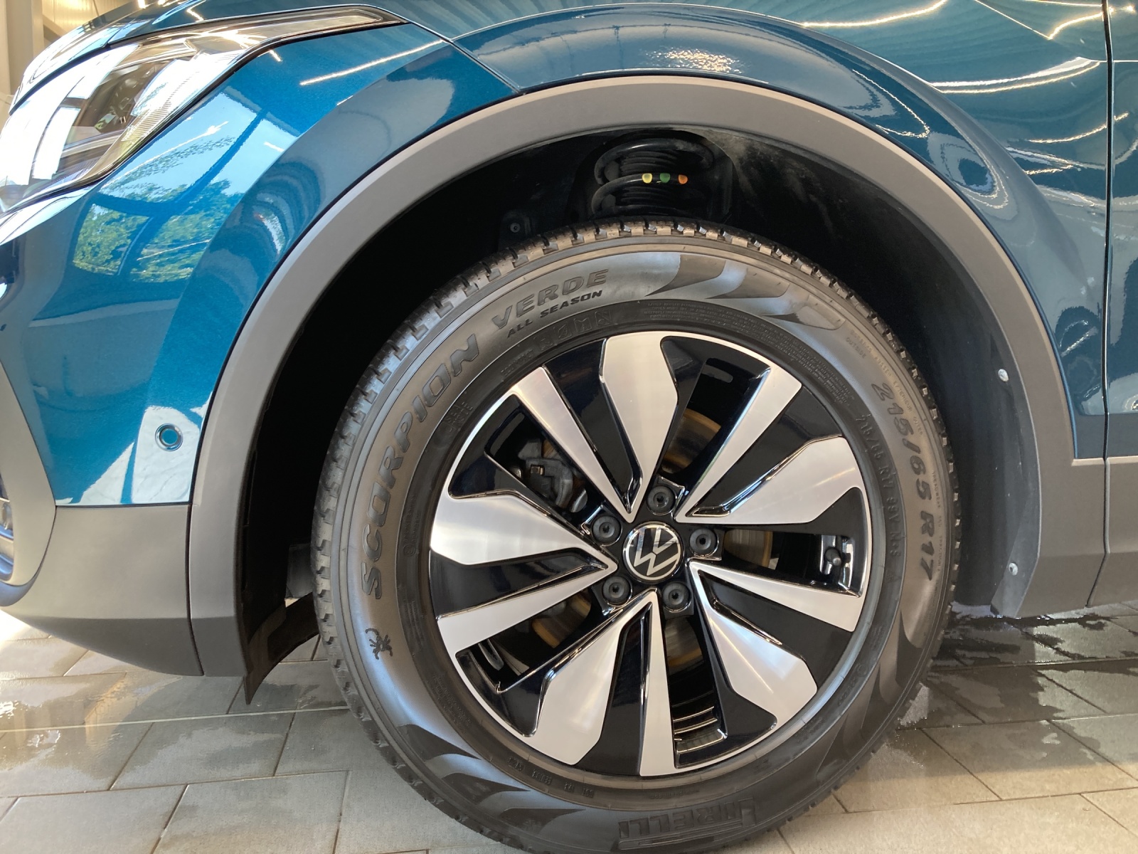 Tiguan 2.0 TDI DSG Move LED TravelAssist Navi AHK