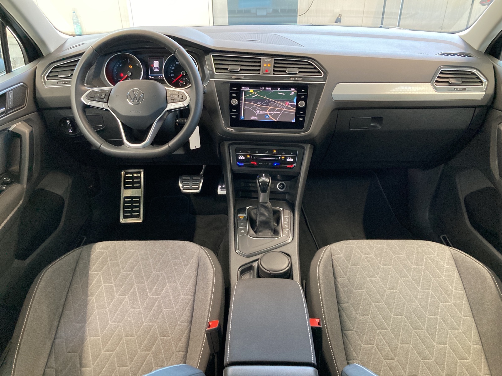 Tiguan 2.0 TDI DSG Move LED TravelAssist Navi AHK