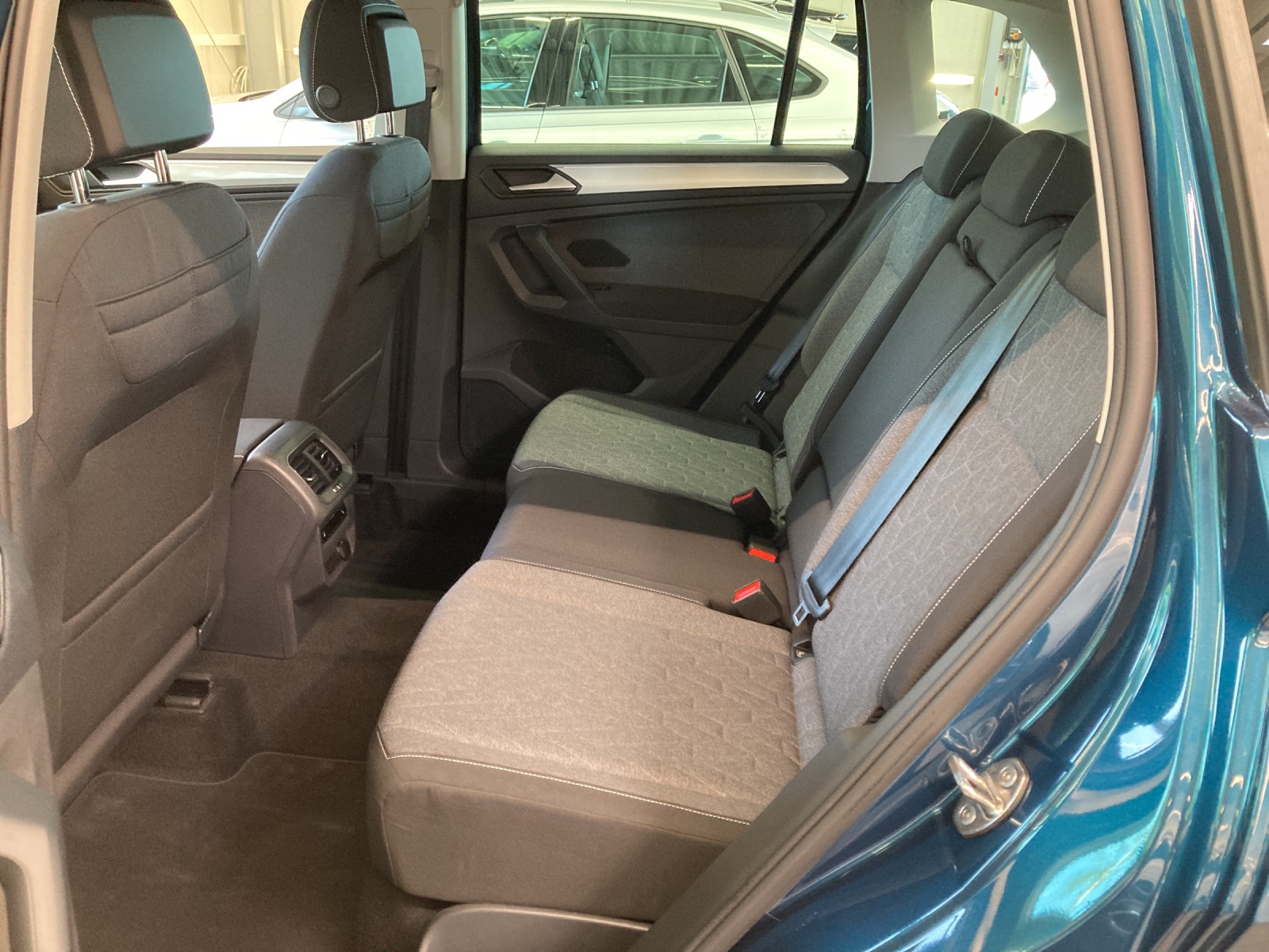Tiguan 2.0 TDI DSG Move LED TravelAssist Navi AHK