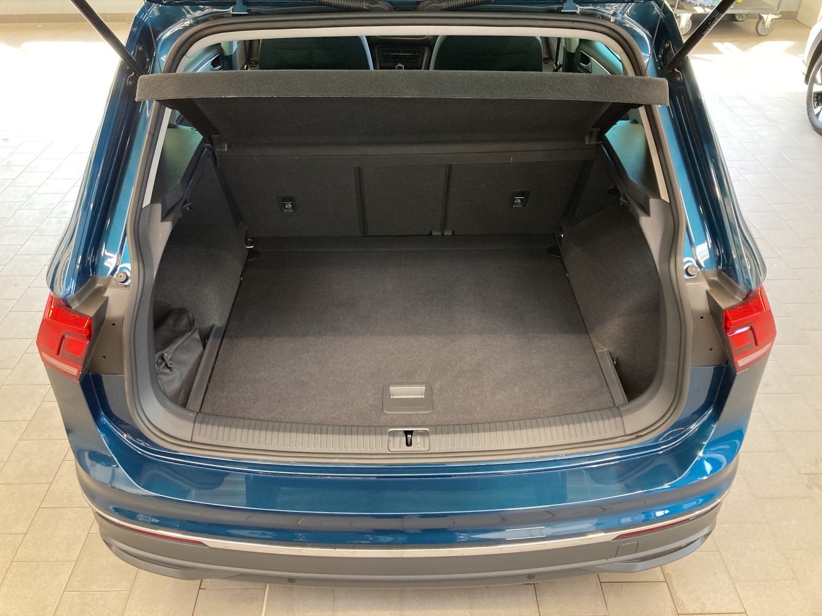 Tiguan 2.0 TDI DSG Move LED TravelAssist Navi AHK
