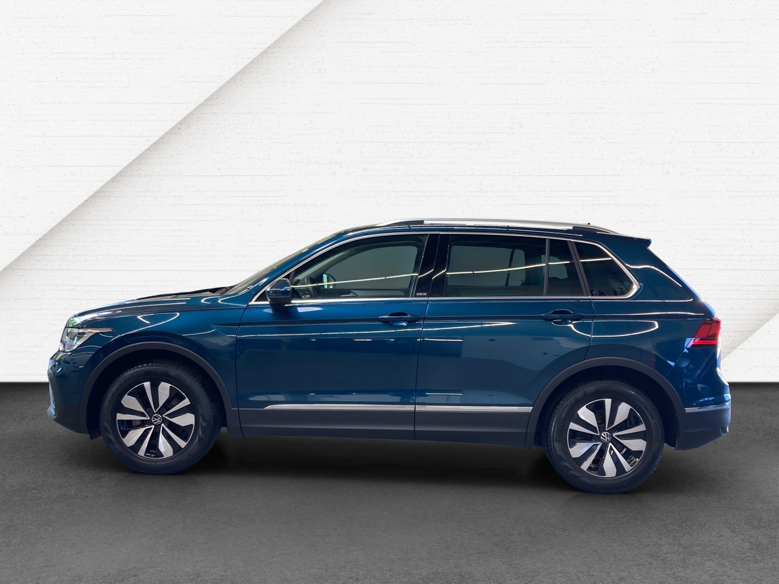 Tiguan 2.0 TDI DSG Move LED TravelAssist Navi AHK