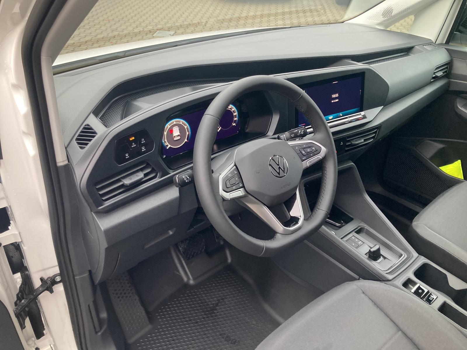 Caddy Cargo Maxi 1.5 TSI DSG Navi AHK GRA Kamera Heckflügeltüren