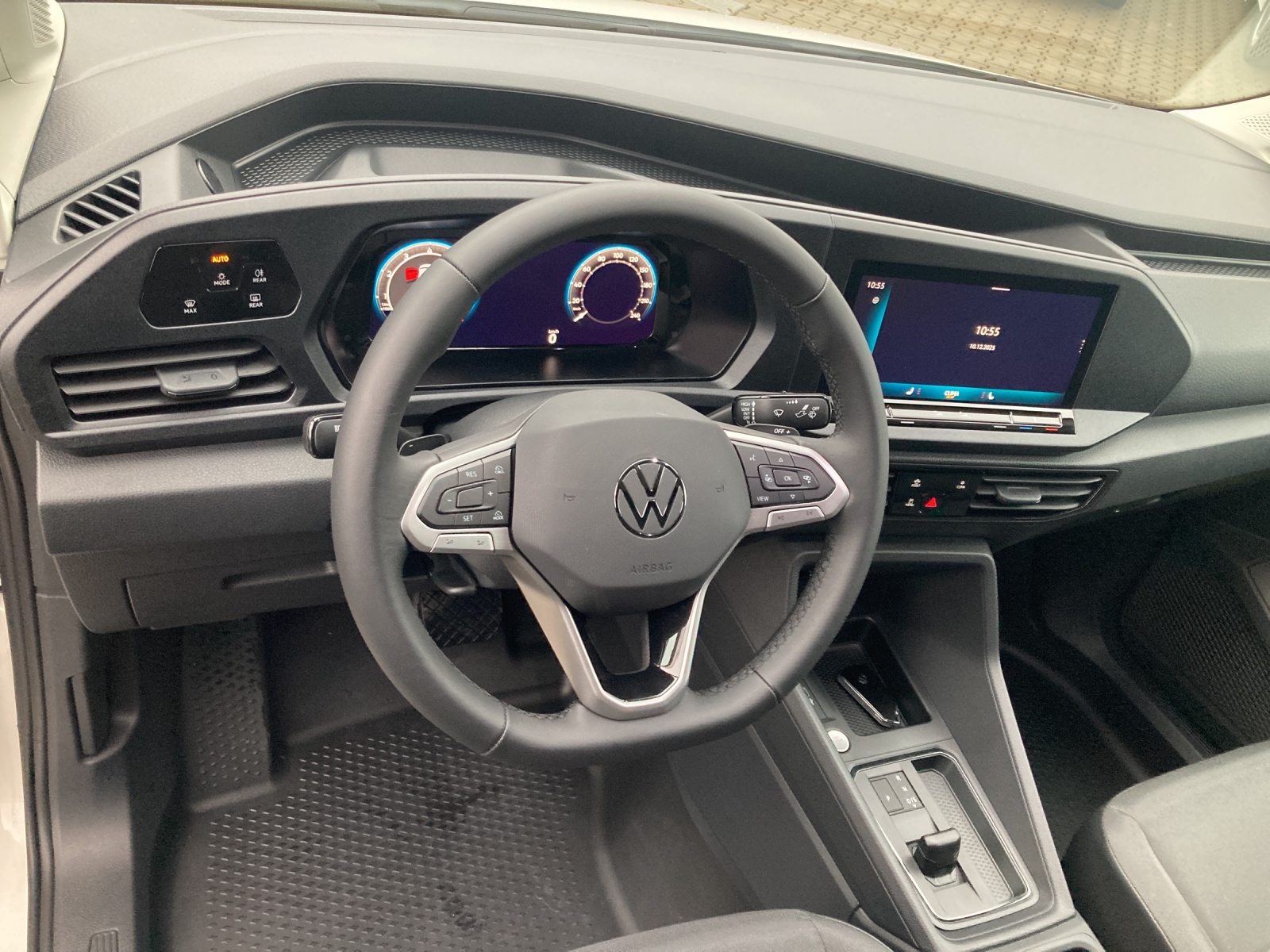 Caddy Cargo Maxi 1.5 TSI DSG Navi AHK GRA Kamera Heckflügeltüren