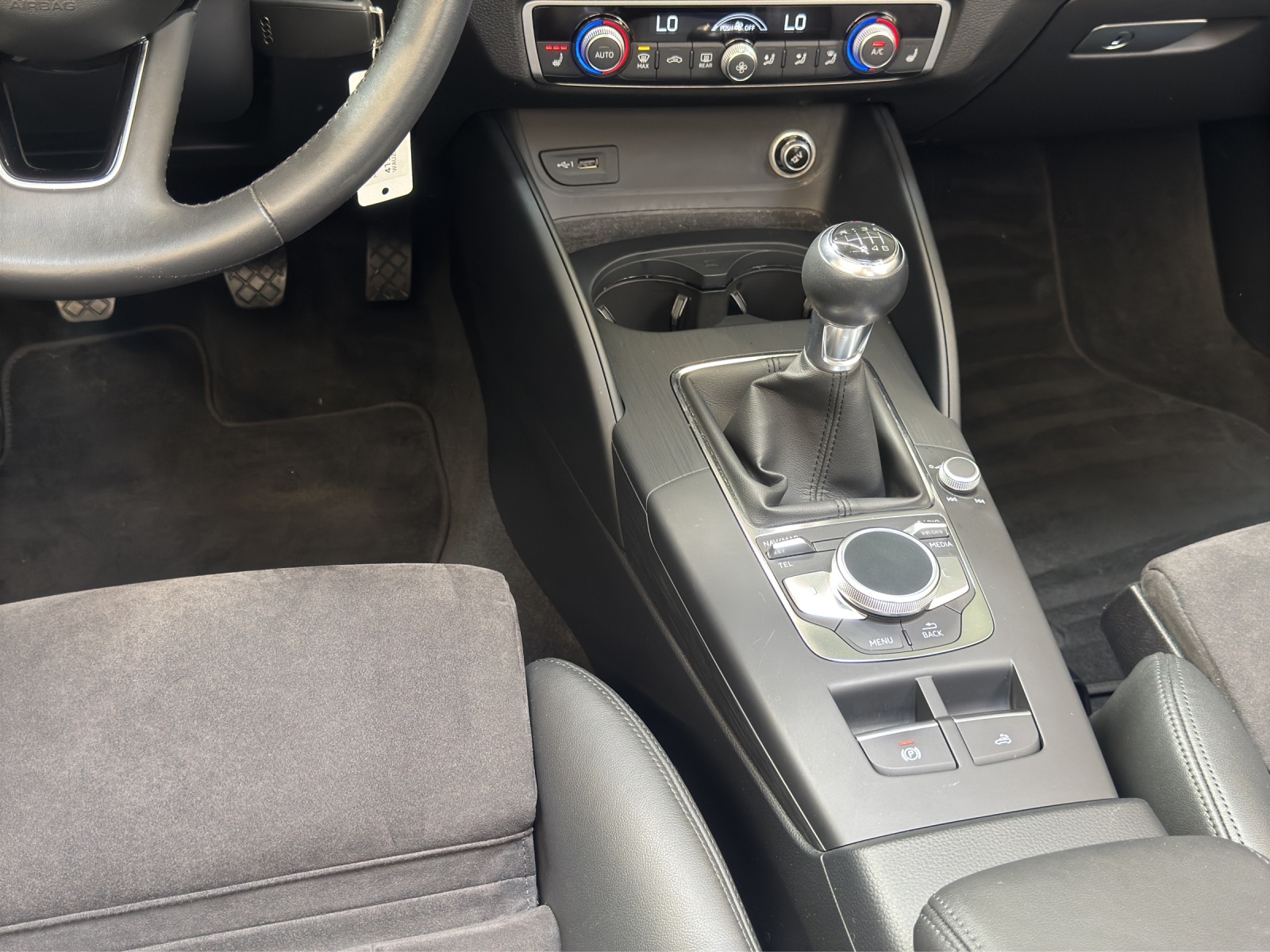 A3 Cabriolet 35 TFSI sport Technology Selection