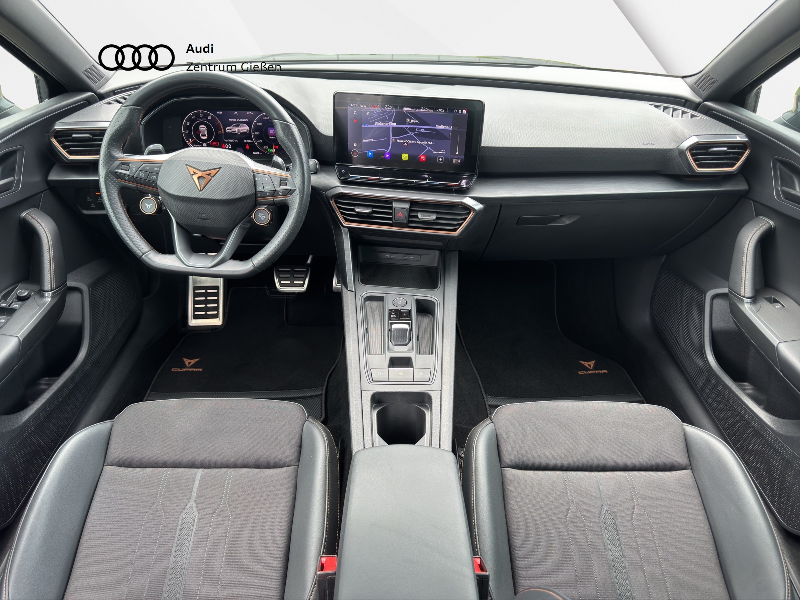 Leon Sportstourer 2.0 TSI 4Drive DSG VZ ACC DCC Kamera