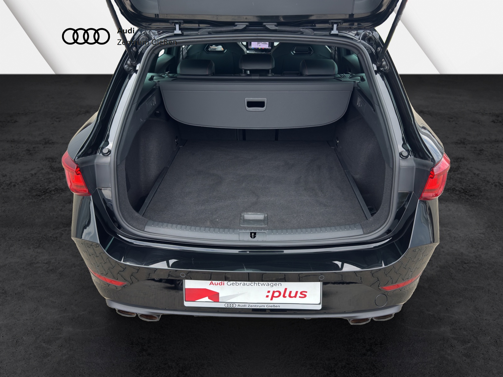 Leon Sportstourer 2.0 TSI 4Drive DSG VZ ACC DCC Kamera