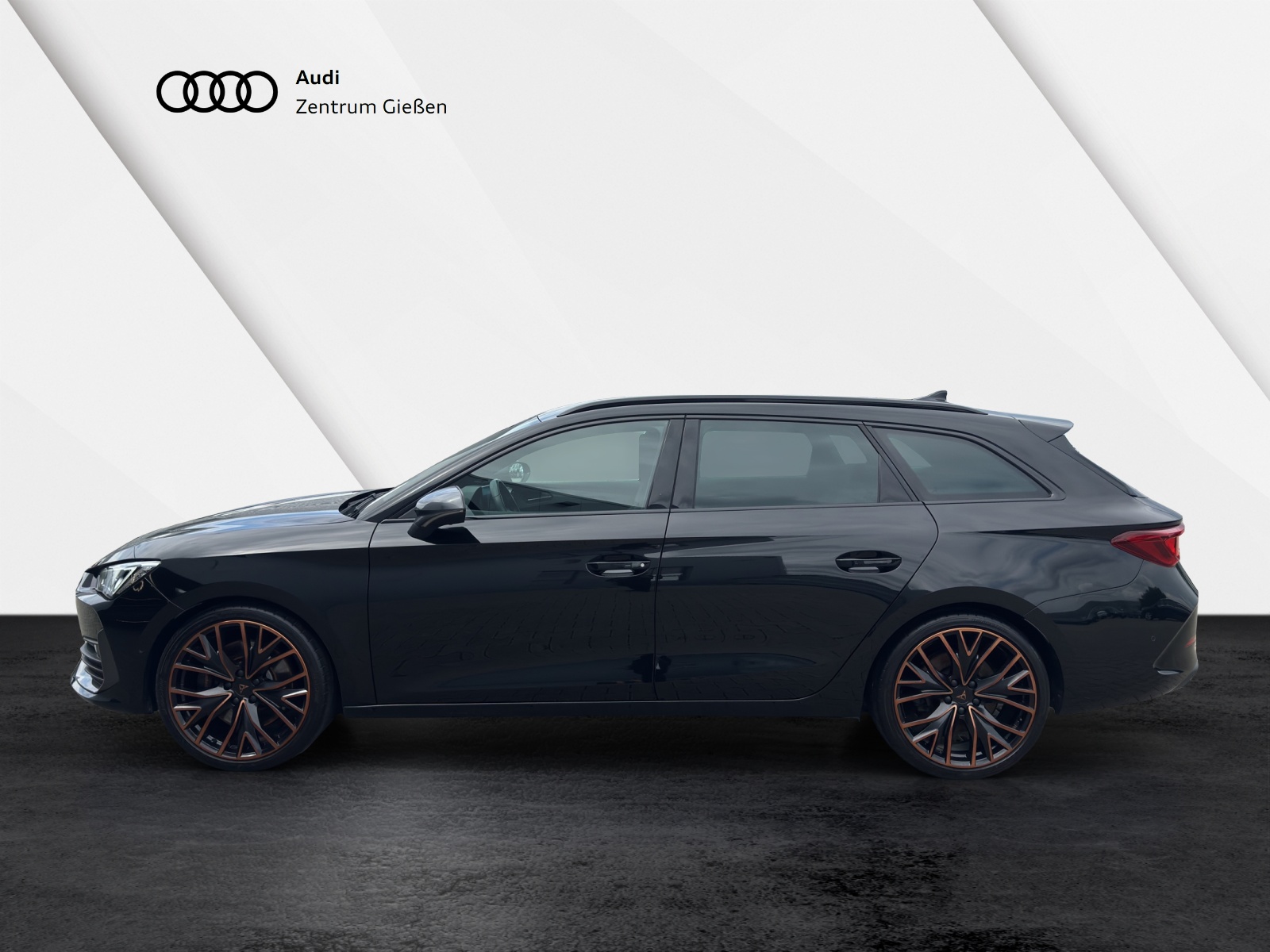 Leon Sportstourer 2.0 TSI 4Drive DSG VZ ACC DCC Kamera